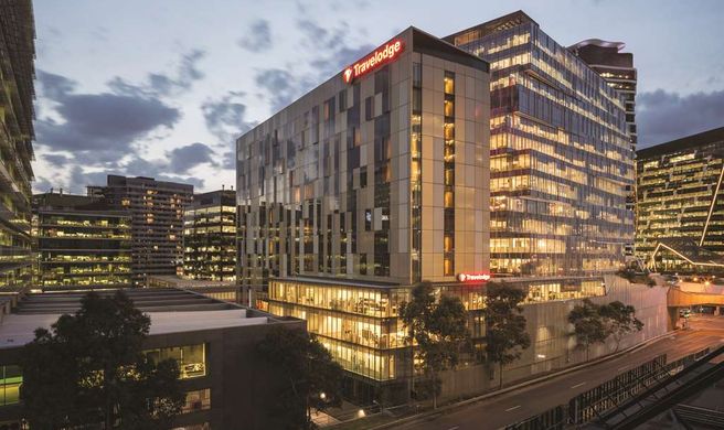 Travelodge Melbourne Docklands Exterior