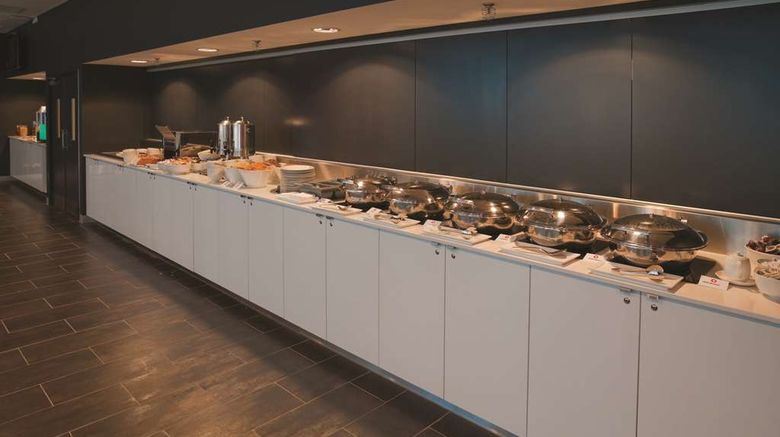 <b>Travelodge Melbourne Docklands Restaurant</b>. Images powered by <a href="https://iceportal.shijigroup.com/" title="IcePortal" target="_blank">IcePortal</a>.