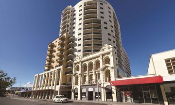 Adina Apartment Hotel Barrack Plaza