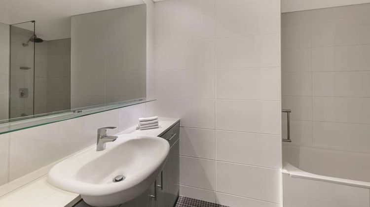 Adina Apartment Hotel Perth Room