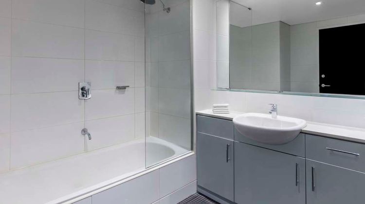 Adina Apartment Hotel Perth Room