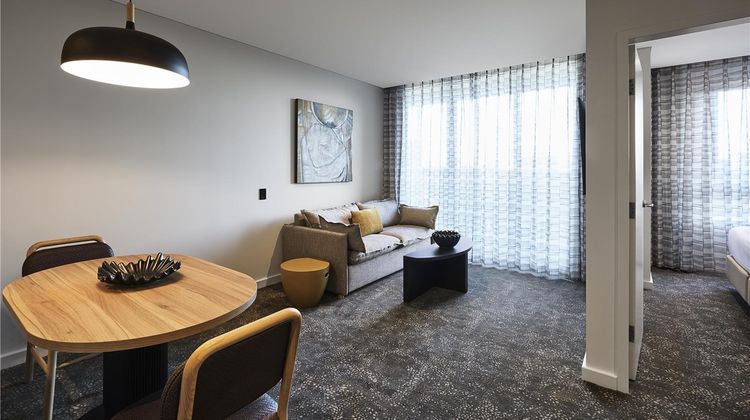 Adina Apartment Hotel Perth Suite