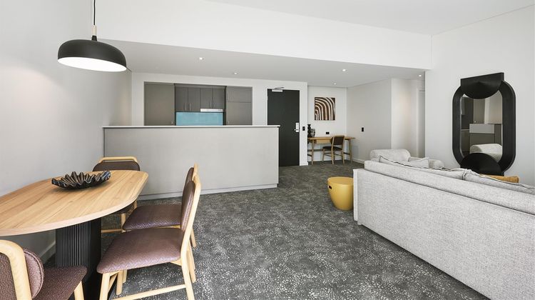 Adina Apartment Hotel Perth Suite