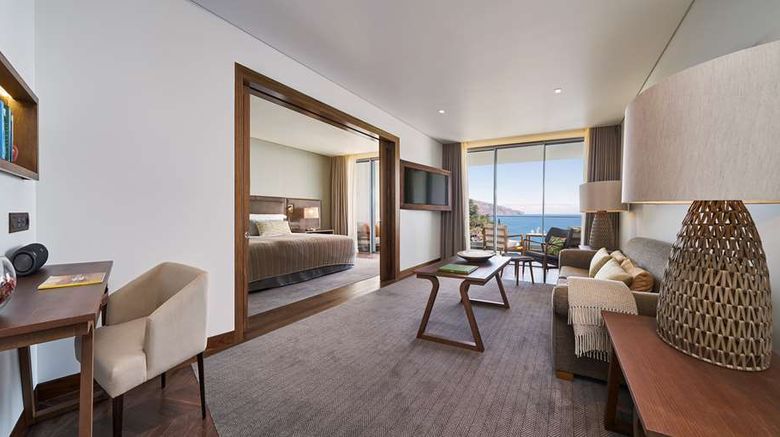 <b>Les Suites at the Cliff Bay Suite</b>. Images powered by <a href="https://iceportal.shijigroup.com/" title="IcePortal" target="_blank">IcePortal</a>.