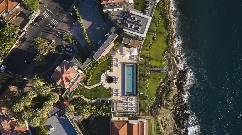<b>Les Suites at the Cliff Bay Exterior</b>. Images powered by <a href="https://iceportal.shijigroup.com/" title="IcePortal" target="_blank">IcePortal</a>.