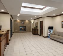 Crown Pointe Lodge, BW Signature Coll. Lobby