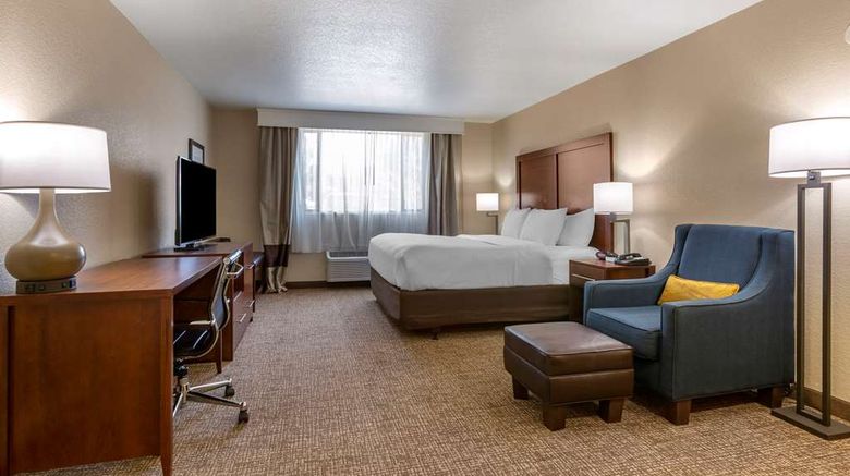 <b>Comfort Inn & Suites Coeur D'Alene Room</b>. Images powered by <a href="https://iceportal.shijigroup.com/" title="IcePortal" target="_blank">IcePortal</a>.