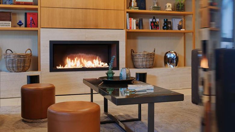 <b>Adina Apartment Hotel Berlin Mitte Lobby</b>. Images powered by <a href="https://iceportal.shijigroup.com/" title="IcePortal" target="_blank">IcePortal</a>.