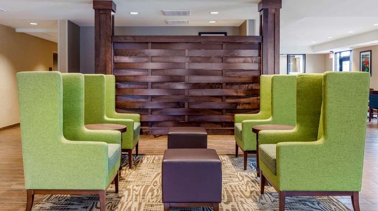 Comfort Inn & Suites Schenectady Lobby