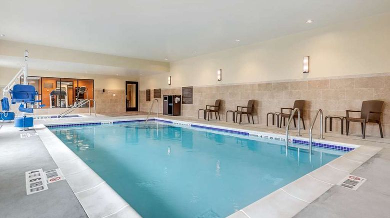 <b>Comfort Inn & Suites Schenectady Pool</b>. Images powered by <a href="https://iceportal.shijigroup.com/" title="IcePortal" target="_blank">IcePortal</a>.