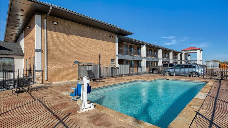 <b>SureStay By Best Western Terrell Pool</b>. Images powered by <a href="https://iceportal.shijigroup.com/" title="IcePortal" target="_blank">IcePortal</a>.
