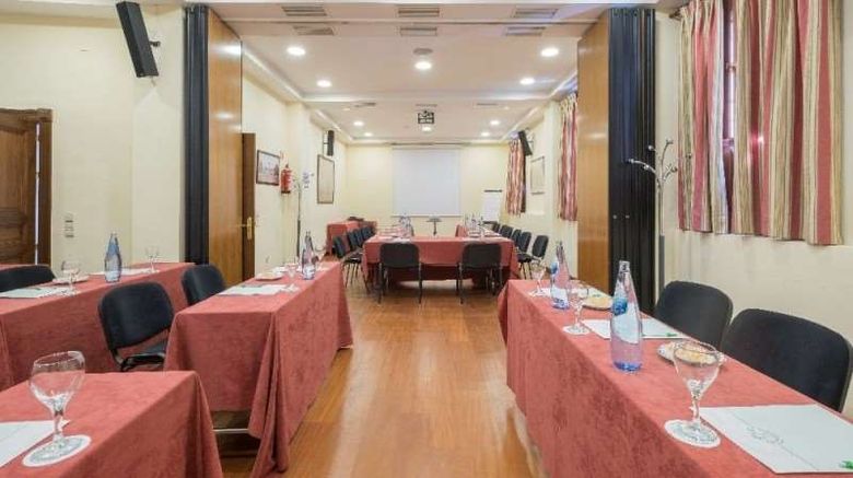 <b>Hotel Condesa de Chinchon Meeting</b>. Images powered by <a href="https://iceportal.shijigroup.com/" title="IcePortal" target="_blank">IcePortal</a>.