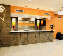 Baymont by Wyndham Houston Hobby Airport Lobby