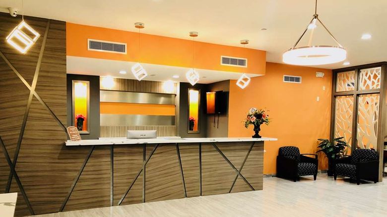 <b>Baymont by Wyndham Houston Hobby Airport Lobby</b>. Images powered by <a href="https://iceportal.shijigroup.com/" title="IcePortal" target="_blank">IcePortal</a>.