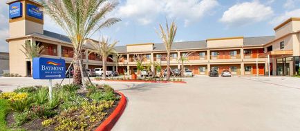 Baymont by Wyndham Houston Hobby Airport Exterior