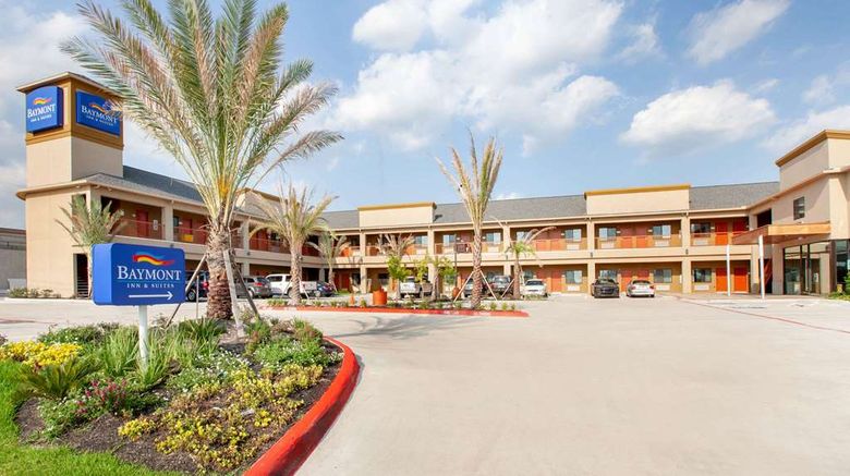 <b>Baymont by Wyndham Houston Hobby Airport Exterior</b>. Images powered by <a href="https://iceportal.shijigroup.com/" title="IcePortal" target="_blank">IcePortal</a>.