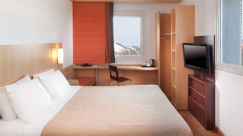 <b>Comfort Hotel Olomouc Center Room</b>. Images powered by <a href="https://iceportal.shijigroup.com/" title="IcePortal" target="_blank">IcePortal</a>.