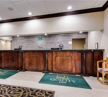 Quality Inn Oneonta-Cooperstown Area Lobby
