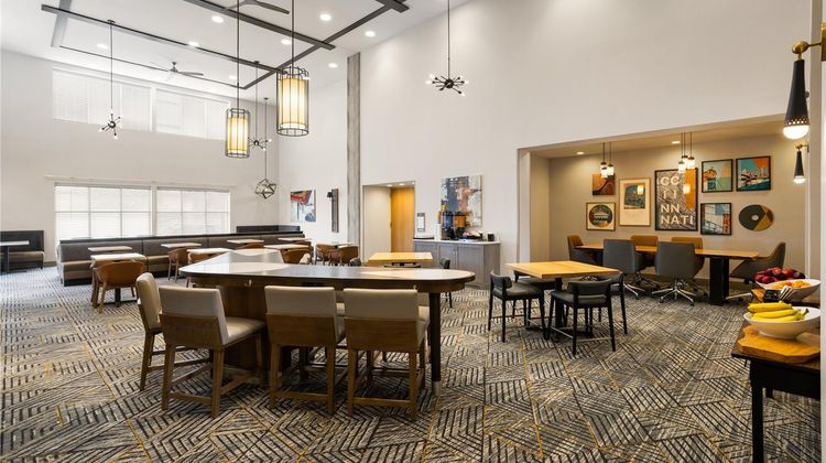 Homewood Suites Cincinnati Midtown Lobby