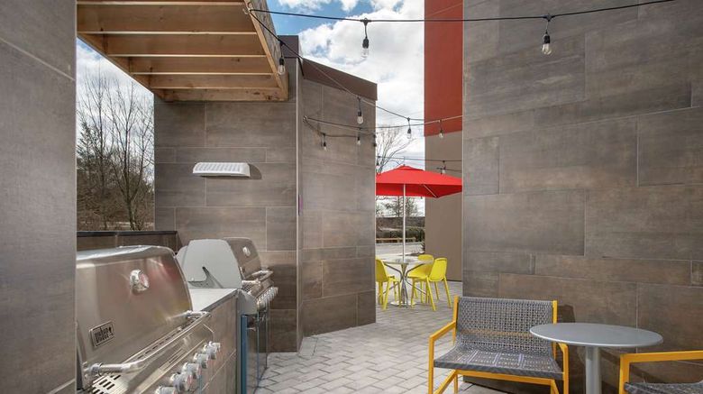 <b>Home2 Suites by Hilton Edison Exterior</b>. Images powered by <a href="https://iceportal.shijigroup.com/" title="IcePortal" target="_blank">IcePortal</a>.