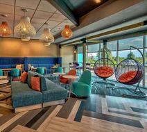 Tru by Hilton Roanoke Hollins Lobby