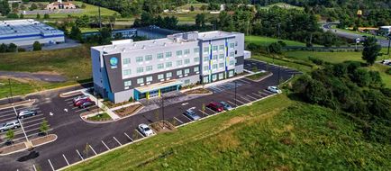 Tru by Hilton Roanoke Hollins Exterior