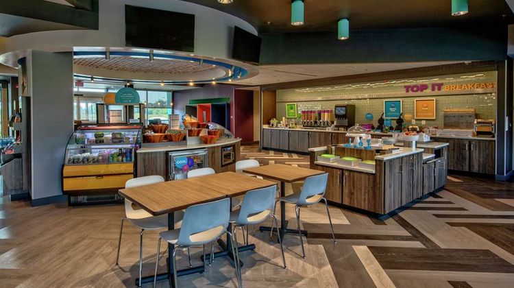 Tru by Hilton Roanoke Hollins Restaurant