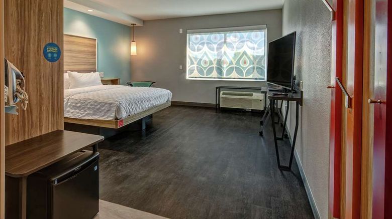 <b>Tru by Hilton Roanoke Hollins Room</b>. Images powered by <a href="https://iceportal.shijigroup.com/" title="IcePortal" target="_blank">IcePortal</a>.