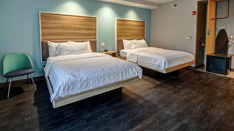 <b>Tru by Hilton Roanoke Hollins Room</b>. Images powered by <a href="https://iceportal.shijigroup.com/" title="IcePortal" target="_blank">IcePortal</a>.