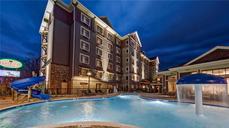 Black Fox Lodge Pigeon Forge, Tapestry Pool