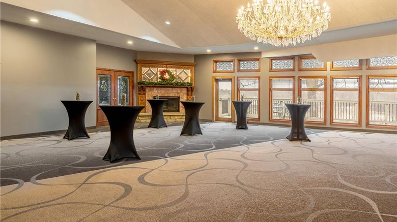 <b>Riverview Inn & Suites, an Ascend Hotel Meeting</b>. Images powered by <a href="https://iceportal.shijigroup.com/" title="IcePortal" target="_blank">IcePortal</a>.