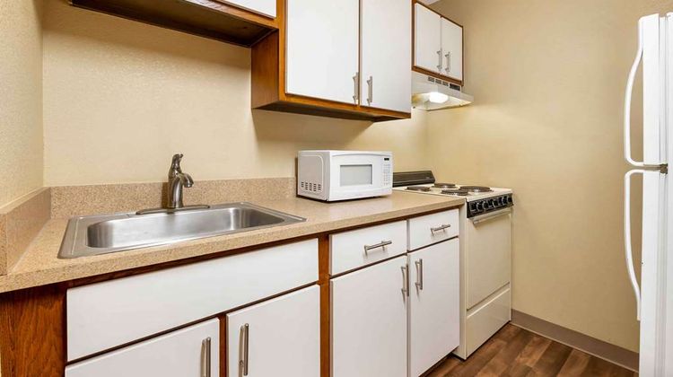 MainStay Suites Indianapolis Northwest Room