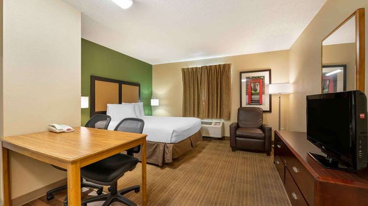 MainStay Suites Indianapolis Northwest Room