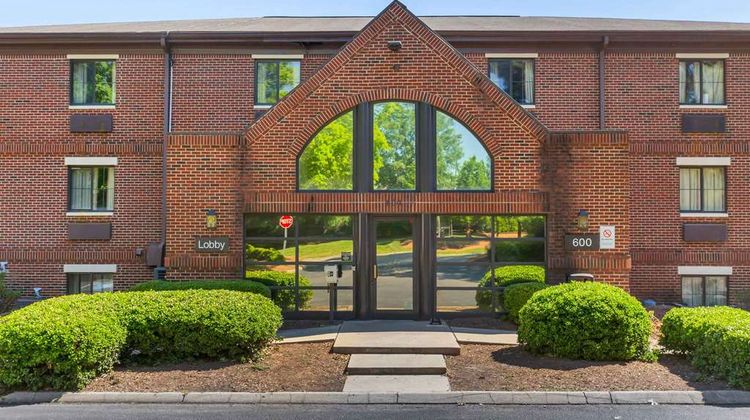 Suburban Studios Cary RDU Airport Exterior