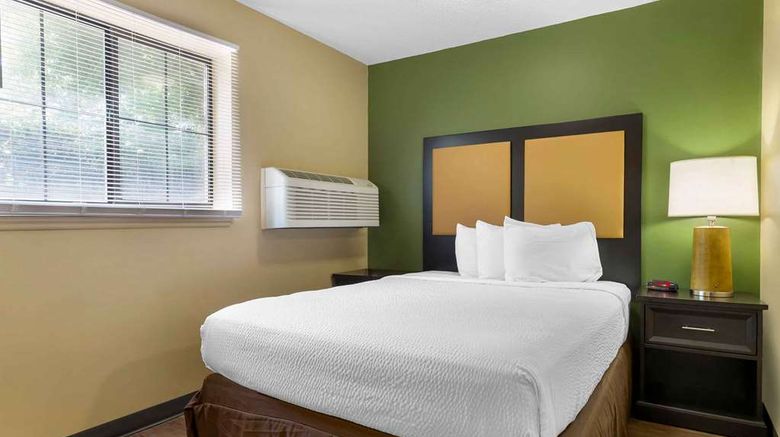 <b>Suburban Studios Cary RDU Airport Room</b>. Images powered by <a href="https://iceportal.shijigroup.com/" title="IcePortal" target="_blank">IcePortal</a>.
