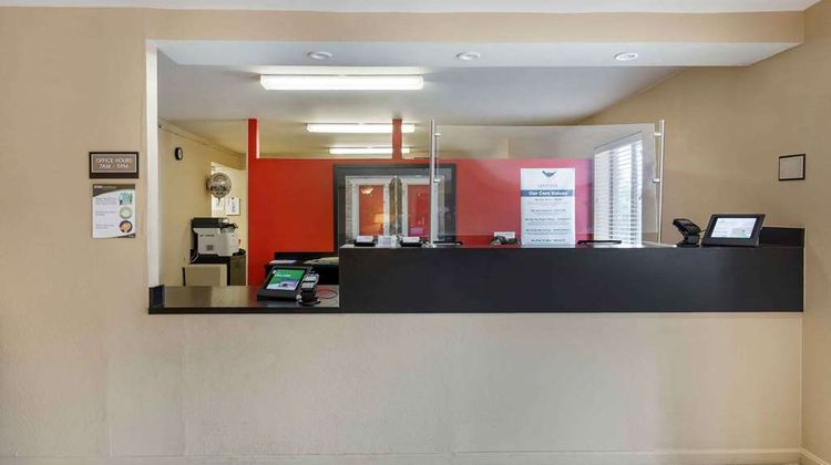 Extended Stay America Stes Cleveland Gre Lobby