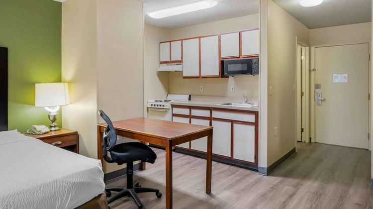 Extended Stay America Suites Omaha West Room