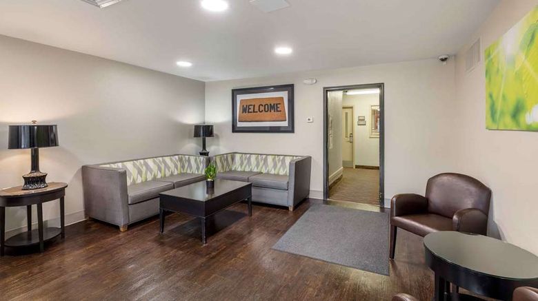 <b>Extended Stay America Suites Omaha West Lobby</b>. Images powered by <a href="https://iceportal.shijigroup.com/" title="IcePortal" target="_blank">IcePortal</a>.