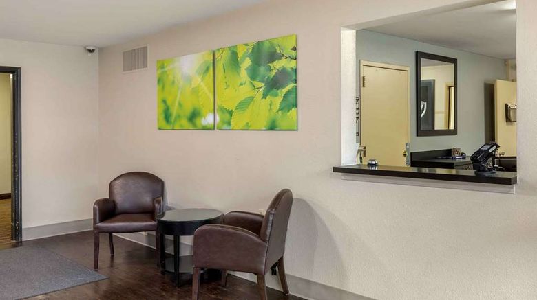 <b>Extended Stay America Suites Omaha West Lobby</b>. Images powered by <a href="https://iceportal.shijigroup.com/" title="IcePortal" target="_blank">IcePortal</a>.