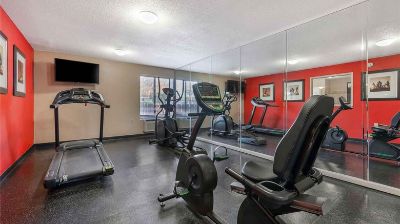 <b>Extended Stay America Suites Rockford Health</b>. Images powered by <a href="https://iceportal.shijigroup.com/" title="IcePortal" target="_blank">IcePortal</a>.