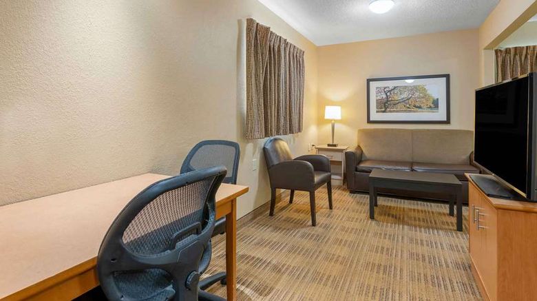 <b>Extended Stay America Stes  Detroit Warr Room</b>. Images powered by <a href="https://iceportal.shijigroup.com/" title="IcePortal" target="_blank">IcePortal</a>.