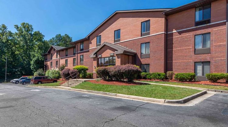 Suburban Studios Macon North Exterior