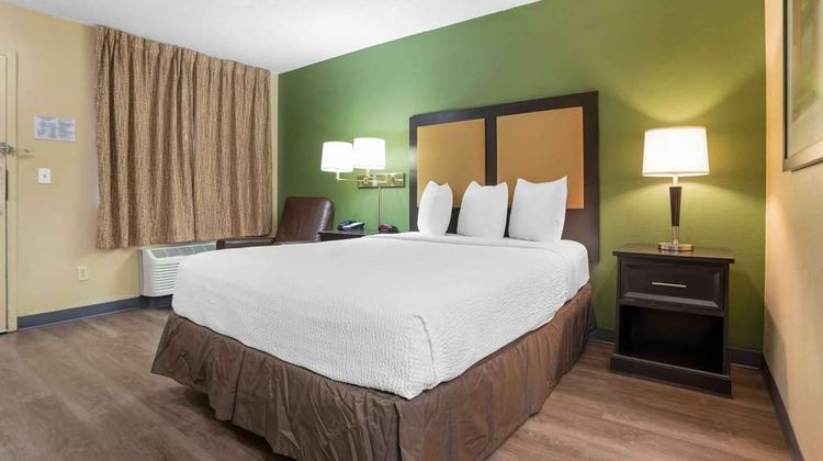 Extended Stay America Suites Mobile Room