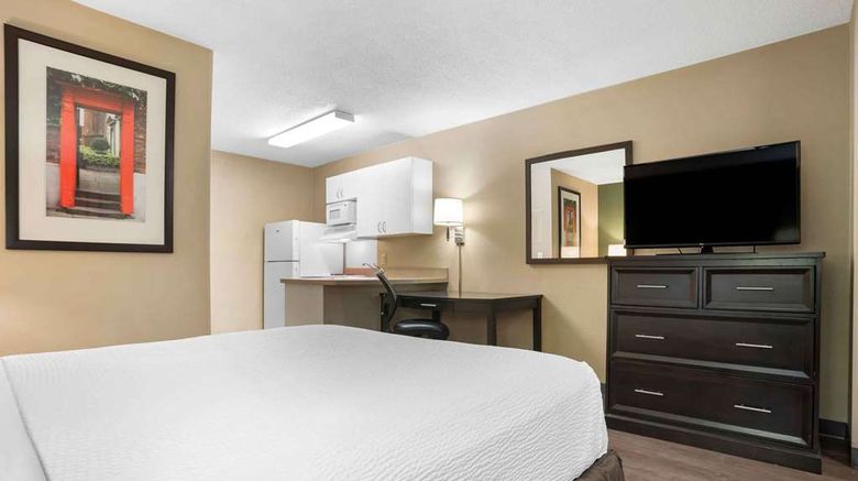 <b>Extended Stay America Suites Mobile Room</b>. Images powered by <a href="https://iceportal.shijigroup.com/" title="IcePortal" target="_blank">IcePortal</a>.