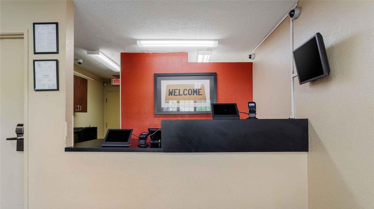 Extended Stay America Stes Rdu Airport Lobby