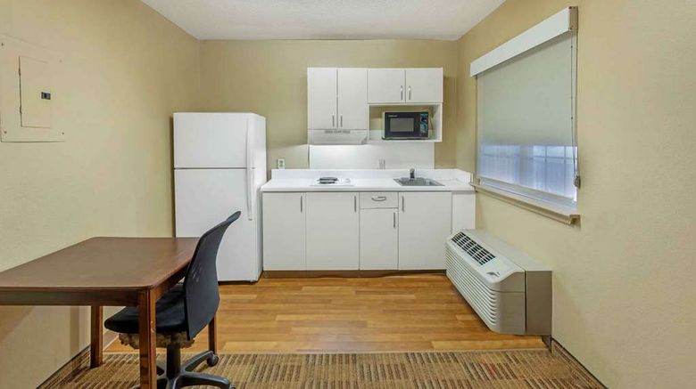 <b>Extended Stay America Stes Greensboro Bi Room</b>. Images powered by <a href="https://iceportal.shijigroup.com/" title="IcePortal" target="_blank">IcePortal</a>.