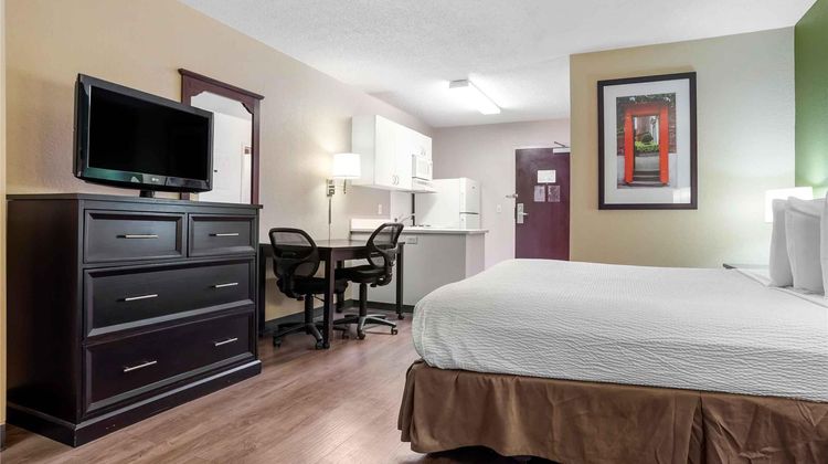 Extended Stay America Suites Pensacola Room