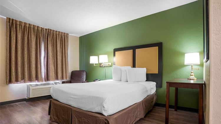 Extended Stay America Suites Pensacola Room