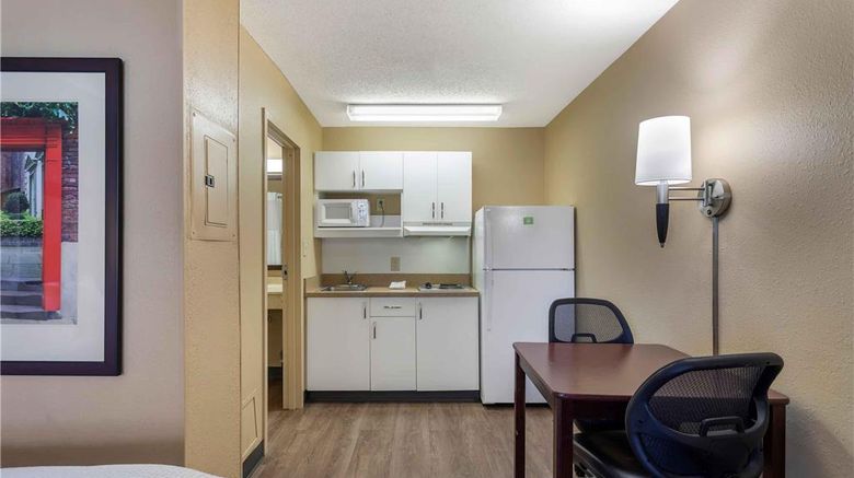 <b>Extended Stay America Stes Bna Airport Room</b>. Images powered by <a href="https://iceportal.shijigroup.com/" title="IcePortal" target="_blank">IcePortal</a>.