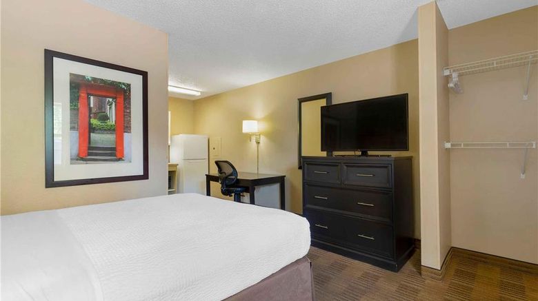 <b>Extended Stay America Stes Bna Airport Room</b>. Images powered by <a href="https://iceportal.shijigroup.com/" title="IcePortal" target="_blank">IcePortal</a>.